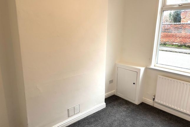 39 Alton Street, Crewe photo 2