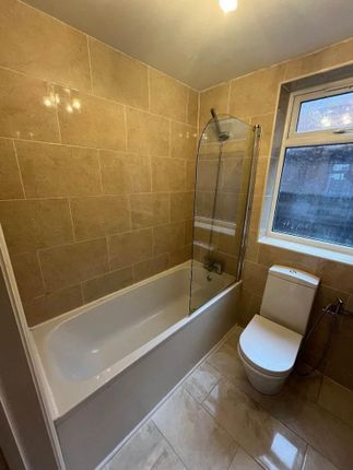 Upper Farm, West Molesey photo 3