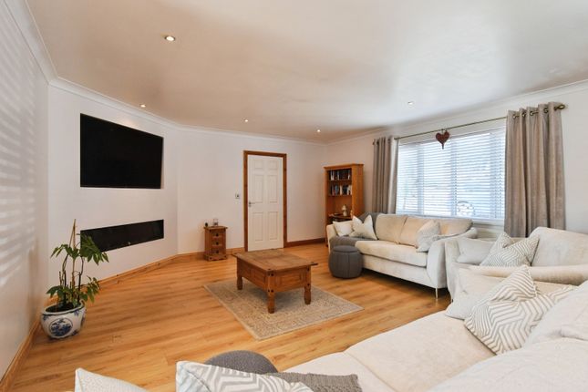 9, Wernoleu Road, Ammanford photo 2