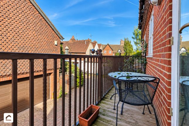 3, Austin Court, Westerham photo 4