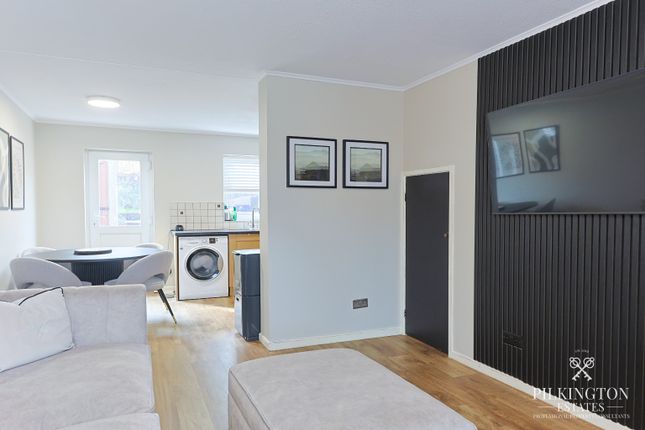 17 Hedingham Close, Plymouth, Devon photo 4