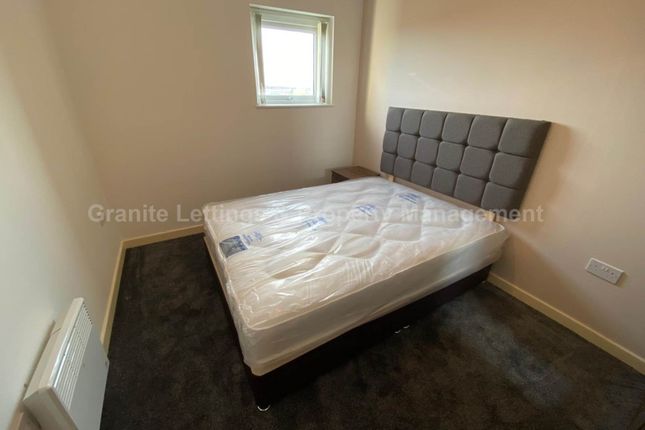 Flat to rent in Ladywell Point, Pilgrims Way, Salford
