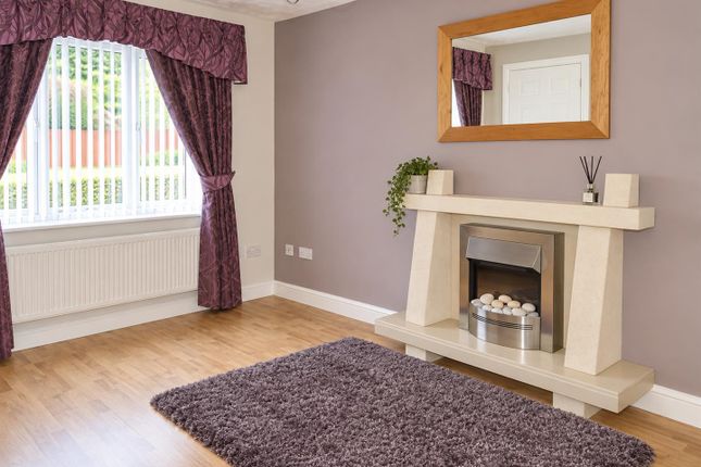 8, Langer Close, Burton On Trent photo 5
