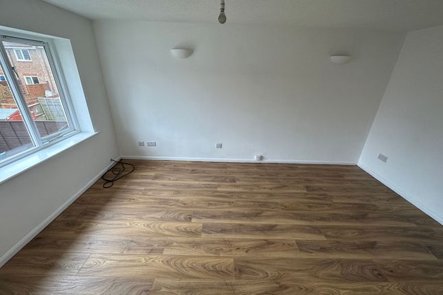 9 Redding Close, Gloucester photo 2
