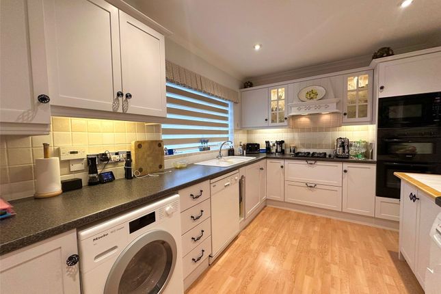 69, Conway Crescent, Somerset photo 2