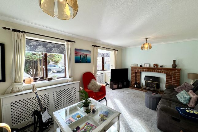 9, The Martins, Chepstow photo 2