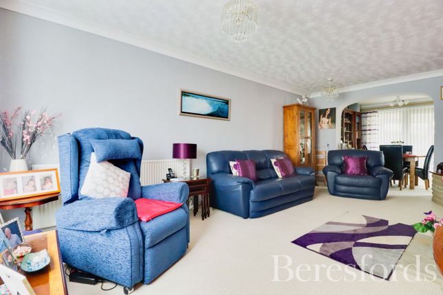 6, Grampian Grove, Essex photo 2