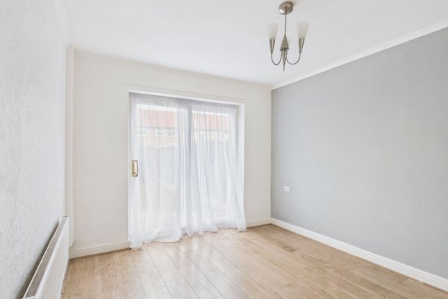 70 Overton Court, Barton-Upon-Humber photo 4