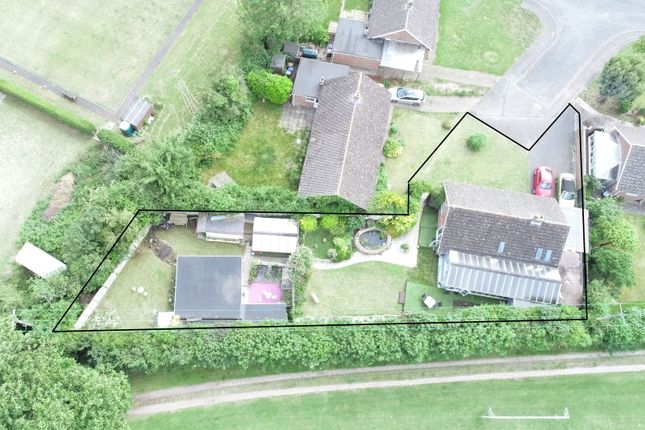 4, Thorns Close, Newmarket photo 5