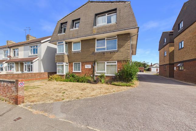 1-bed flat on Flat 6, Katherines Lodge 79-81 Penhill Road, Lancing, £900/mo