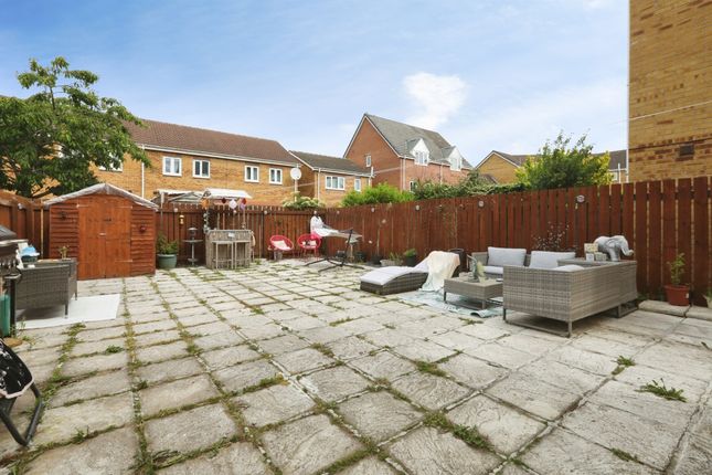53, Walstow Crescent, Doncaster photo 4