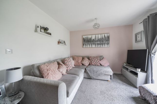23 Symons Close, Tidworth photo 4