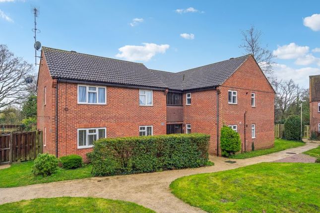 Thumbnail Flat for sale in Groves Way, Cookham, Maidenhead