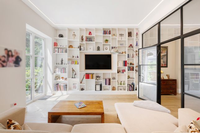 19, Rosslyn Hill, London photo 4