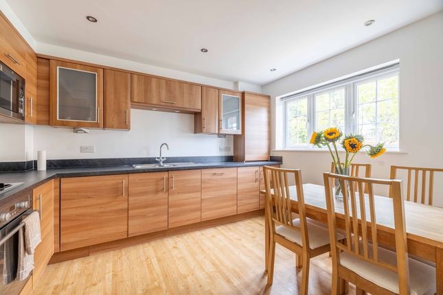 5, Berrington Mews, Cippenham photo 4