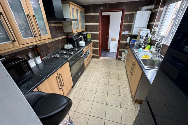 Terraced house for sale in Dale Road, Luton