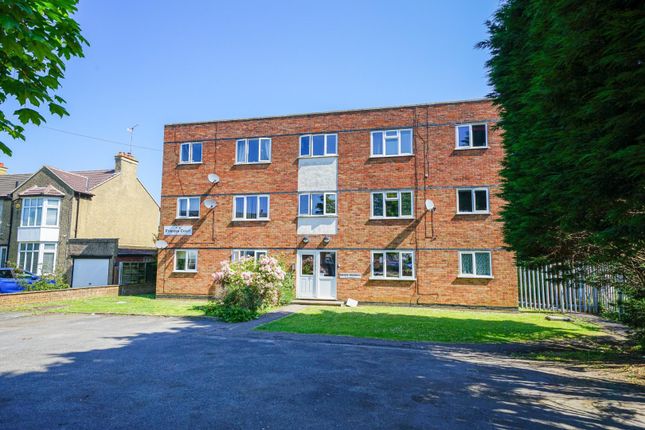 Flat for sale in Soulbury Road, Leighton Buzzard