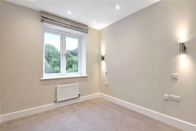 Flat to rent in Parkfield House, 96 London Road, Sevenoaks, Kent