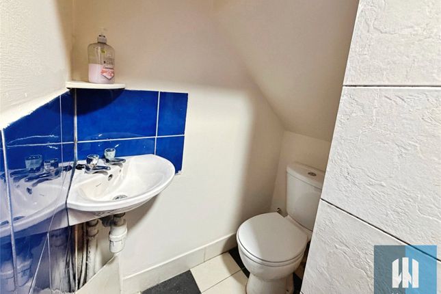 Basement Flat, 43B, Lower Fitzwilliam Street, Huddersfield photo 5