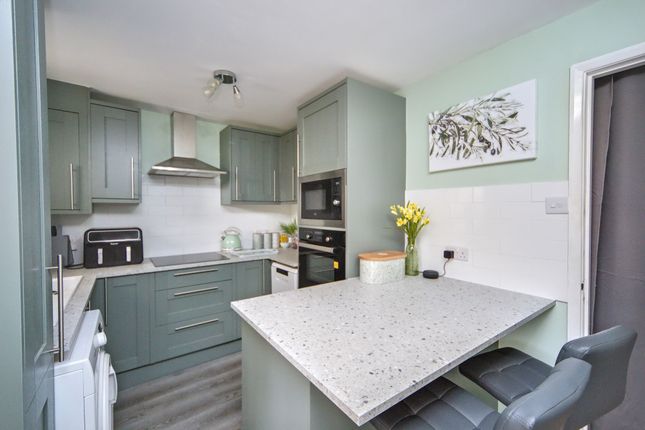 2a Alder Lee Close, Wigan photo 4