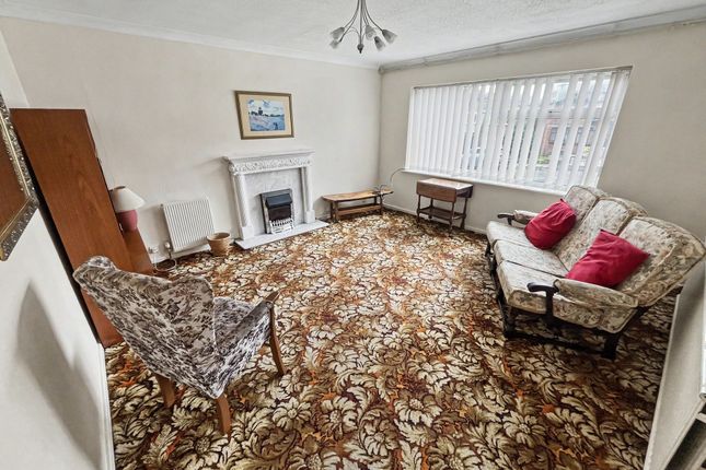 125 Sunny Bank Road, Bury photo 3