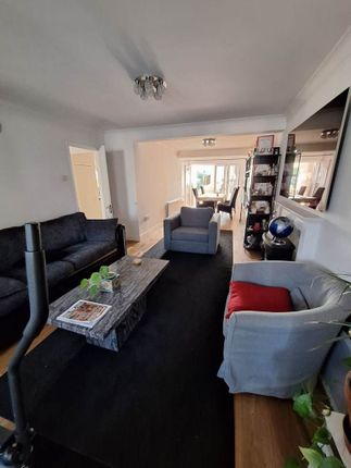 16, Elgin Road, Cheshunt photo 4