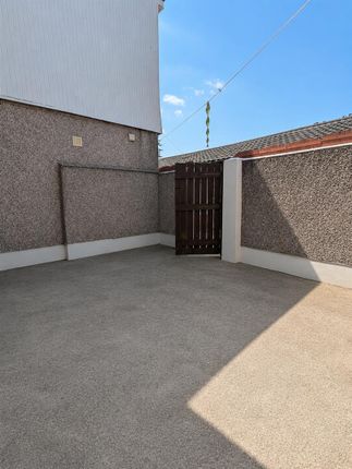 6, Queen Street, Abertillery photo 5