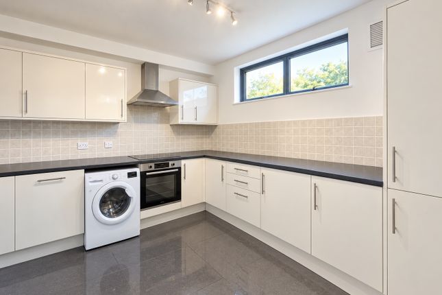 5 Gabrielle Court, Lancaster Grove, belsize Park photo 4