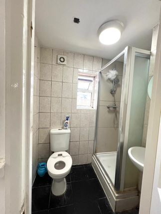 1st Floor Flat NO 8, Osborne Road, Hounslow photo 5