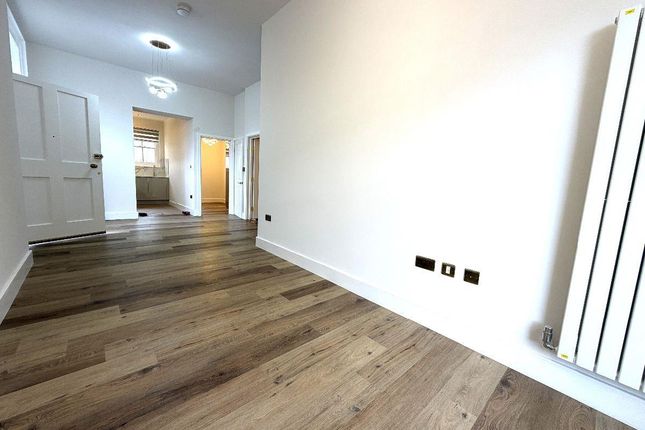 1, Thrift Hall, Waltham Abbey photo 2
