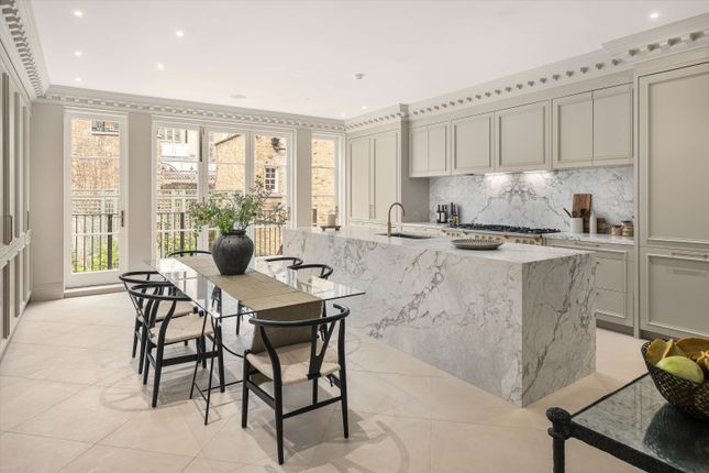17, Wilton Crescent, London photo 4