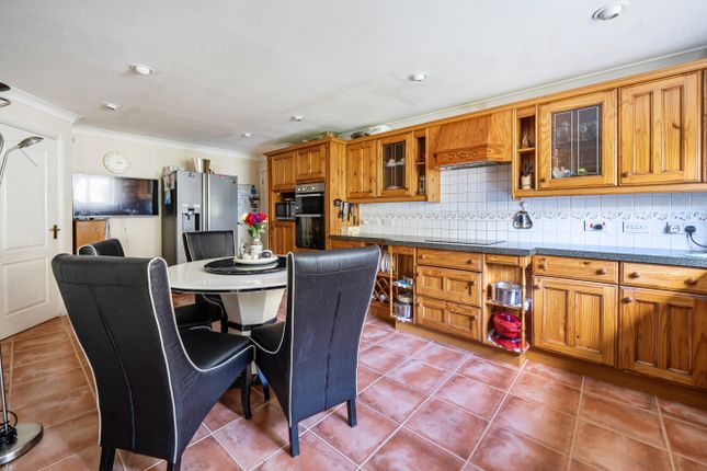 115, Linceslade Grove, Milton Keynes photo 4