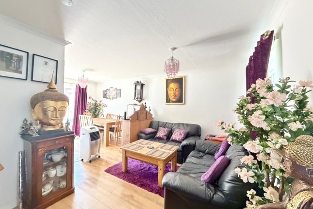 7, Maple Court, FROME photo 3