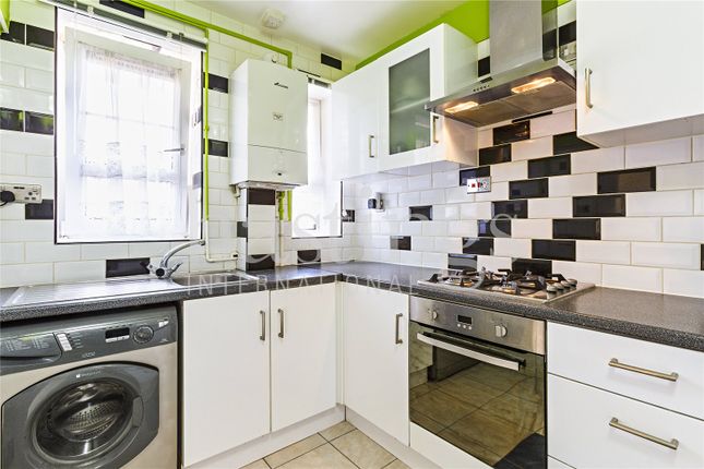 Flat to rent in Hazelwood House, Evelyn Street, London