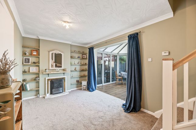 24 Plovers Lane, Frodsham photo 2