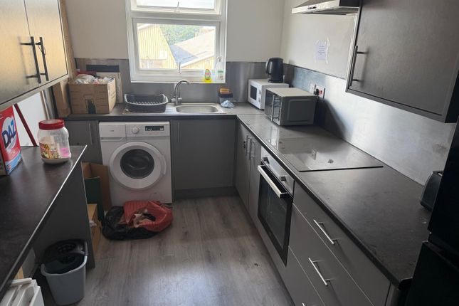 Room-2, 6 Hartington Road, Southall photo 2