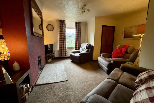 4 Carus Avenue, Darwen photo 3