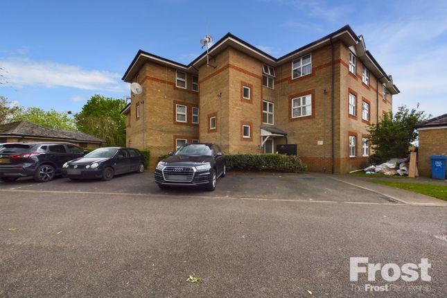Flat to rent in Douglas Road, Stanwell, Staines-Upon-Thames, Surrey