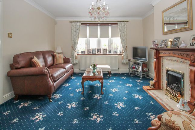 6, Tweed Green, Romford photo 3