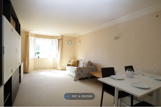 Thumbnail Flat to rent in Regent Court, London