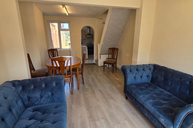 32, Orchard Road, Hounslow photo 5