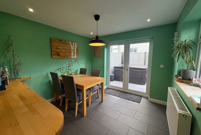 61, Langford Avenue Devon, Honiton photo 4