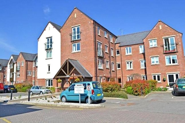1 bed flat for sale in Moores Court, Sleaford, Lincolnshire NG34