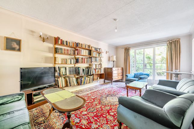 86 Broadwood Avenue, Ruislip photo 4
