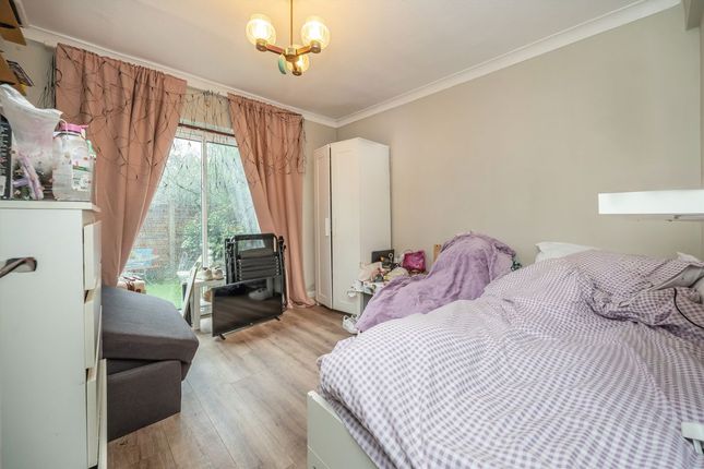 Scorton Avenue, Greenford photo 3