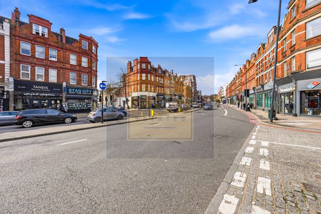 Shannon Court, London photo 2