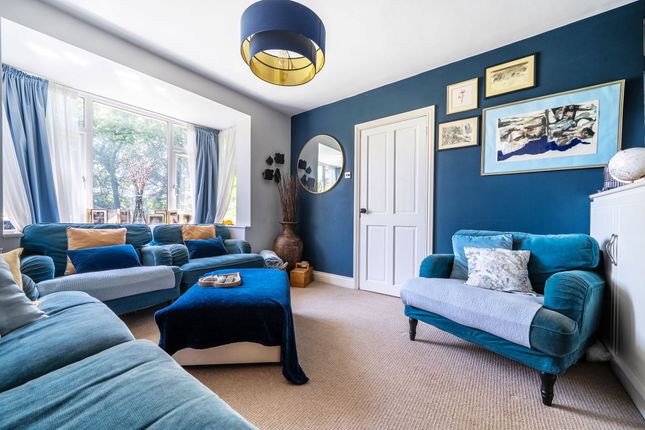 12 Fir Tree Avenue, Haslemere photo 2