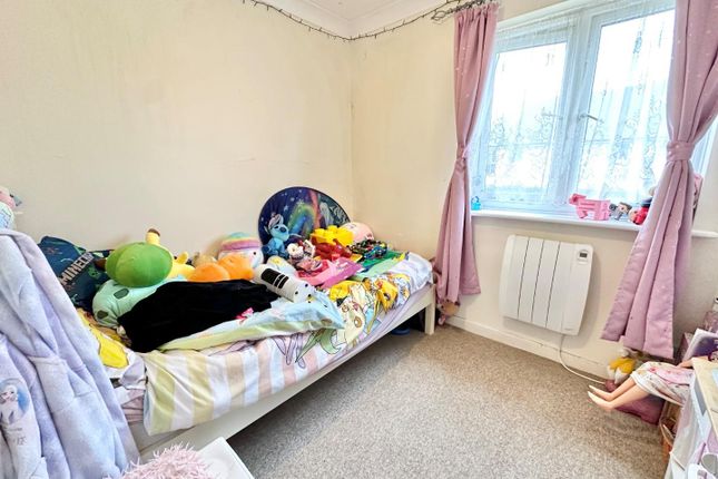 Flat for sale in Louviers Road, Weymouth