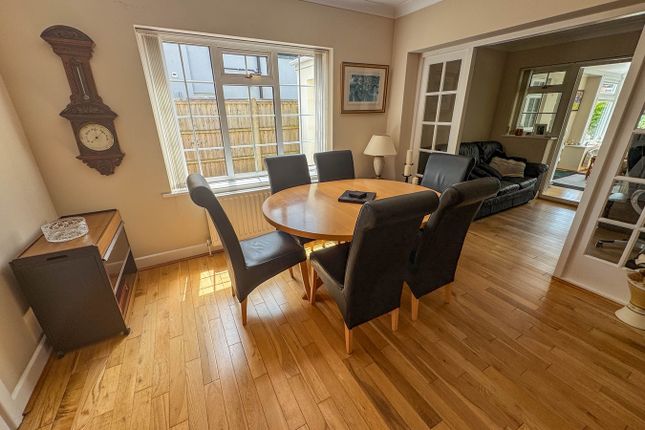19, Oakley Hill, WIMBORNE photo 4