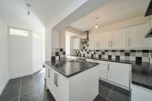25 Connaught Road, Cromer photo 3